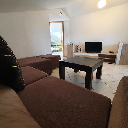Apartments & Rooms Krk Крк Экстерьер фото