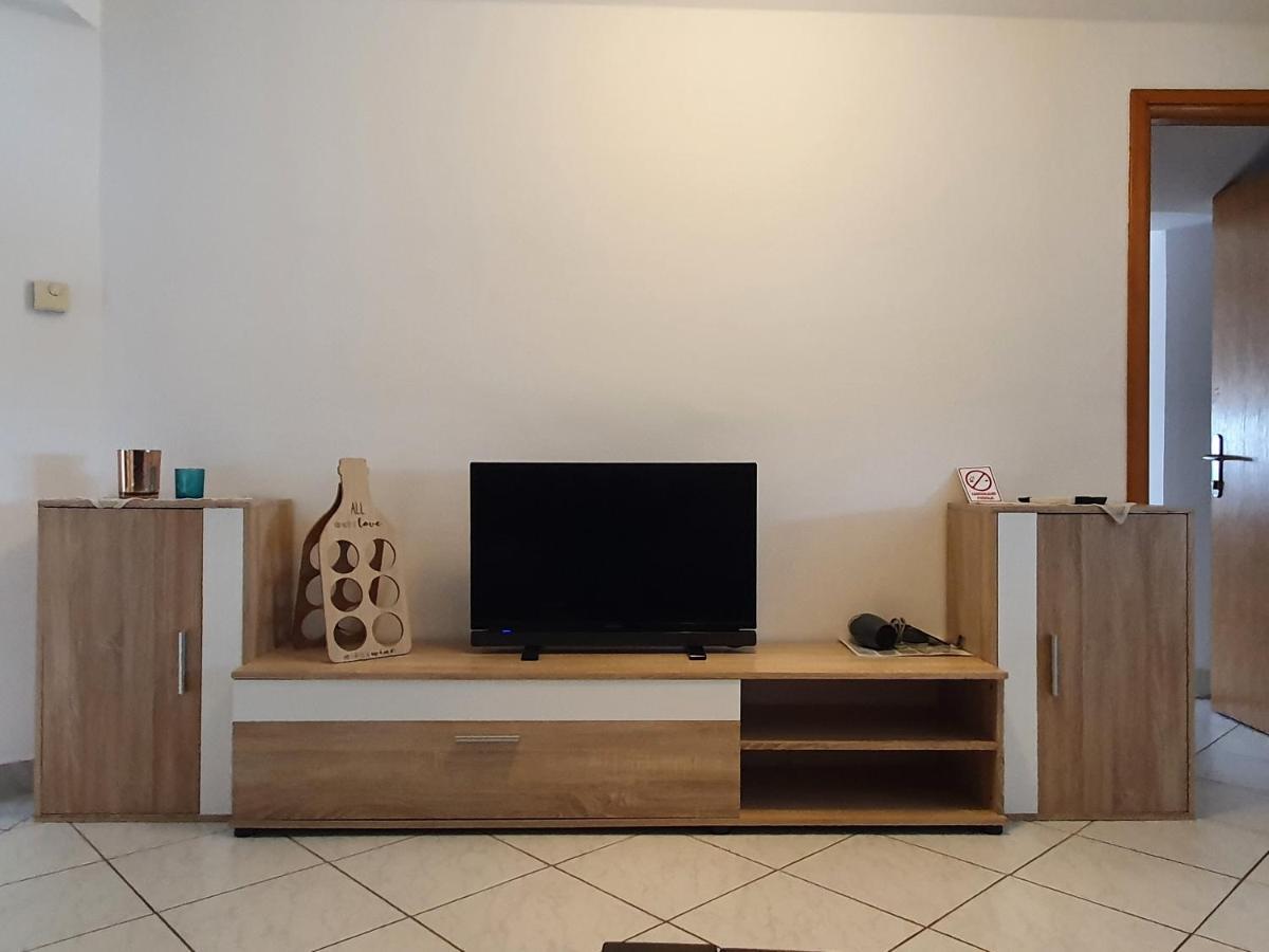 Apartments & Rooms Krk Крк Экстерьер фото