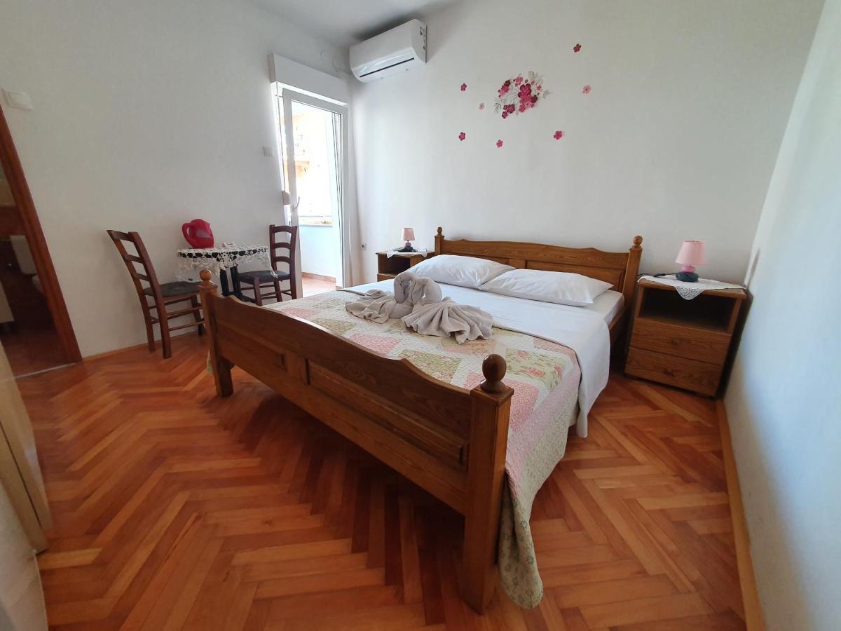 Apartments & Rooms Krk Крк Экстерьер фото